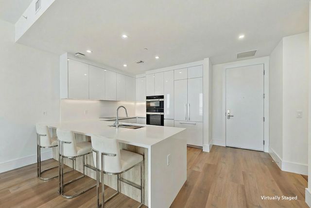 220 Lake Shore Drive N-1521, Lake Park, FL 33403