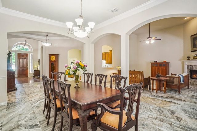 1100 Cogburn Court, Shady Shores, TX 76208
