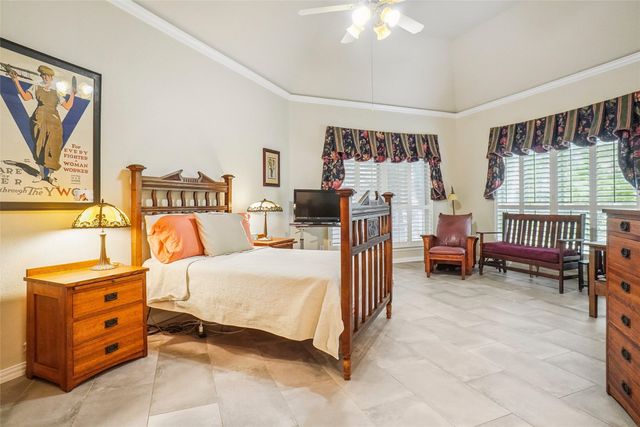 1100 Cogburn Court, Shady Shores, TX 76208