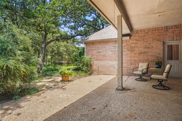 1100 Cogburn Court, Shady Shores, TX 76208