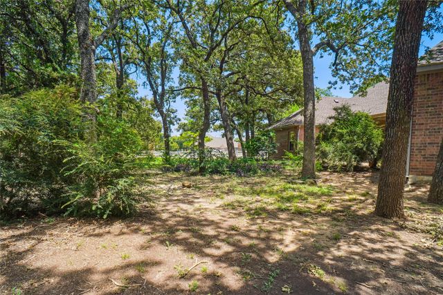 1100 Cogburn Court, Shady Shores, TX 76208