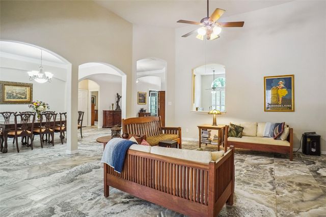 1100 Cogburn Court, Shady Shores, TX 76208