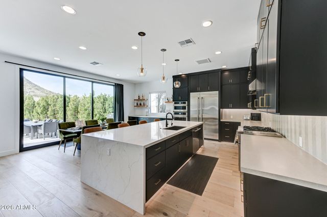 33930 N BORGATA Trail, San Tan Valley, AZ 85144