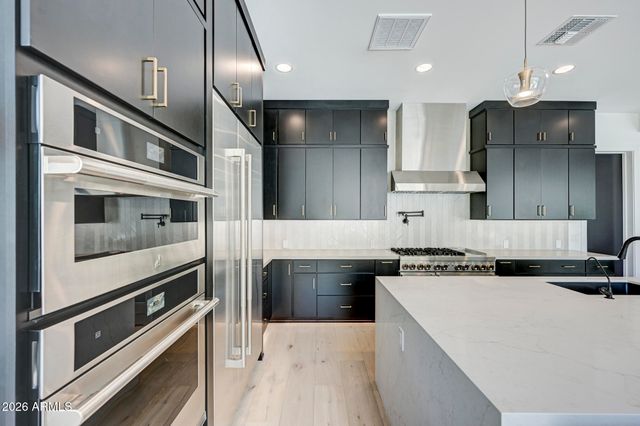 33930 N BORGATA Trail, San Tan Valley, AZ 85144