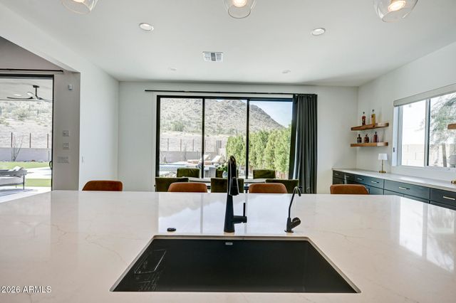 33930 N BORGATA Trail, San Tan Valley, AZ 85144