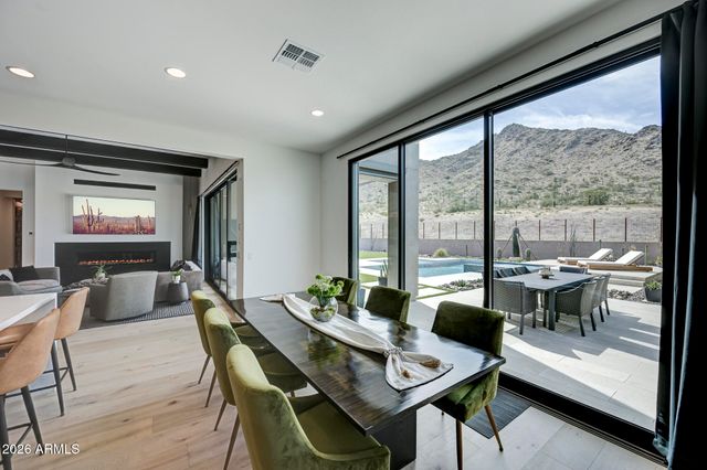 33930 N BORGATA Trail, San Tan Valley, AZ 85144