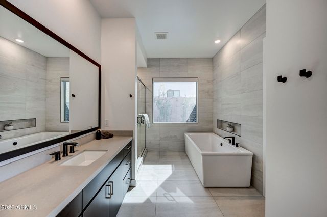 33930 N BORGATA Trail, San Tan Valley, AZ 85144