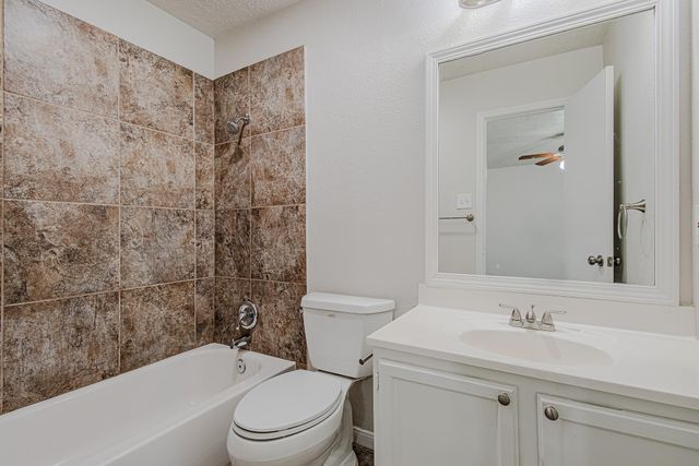 17959 Valley Knoll Drive, Houston, TX 77084