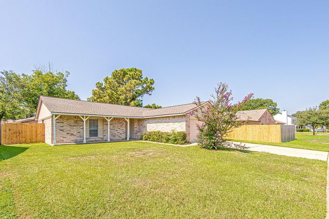 17959 Valley Knoll Drive, Houston, TX 77084