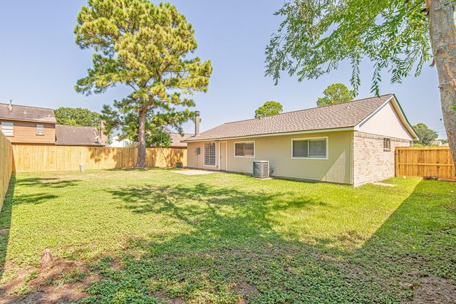 17959 Valley Knoll Drive, Houston, TX 77084