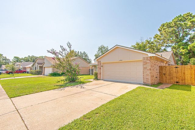 17959 Valley Knoll Drive, Houston, TX 77084