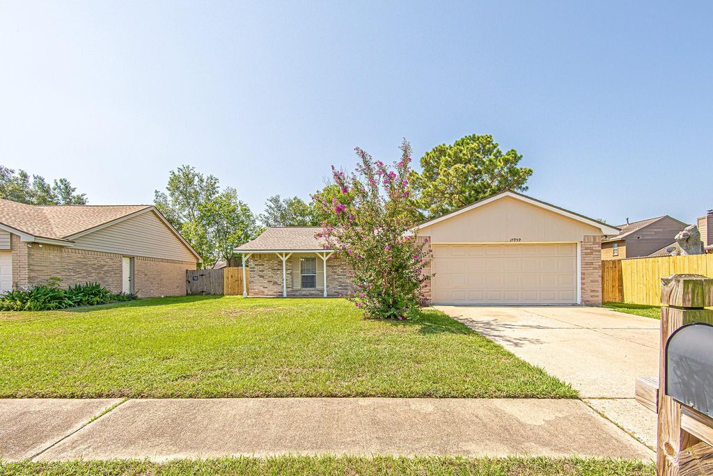 17959 Valley Knoll Drive, Houston, TX 77084