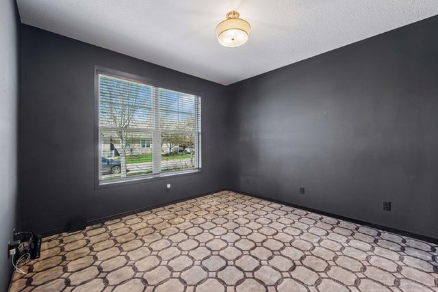 8652 Lake Riley Drive, Chanhassen, MN 55317
