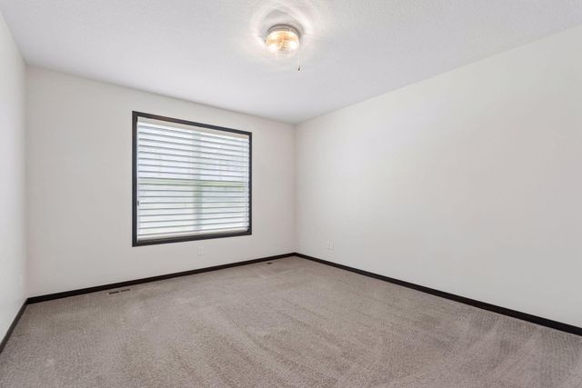 8652 Lake Riley Drive, Chanhassen, MN 55317