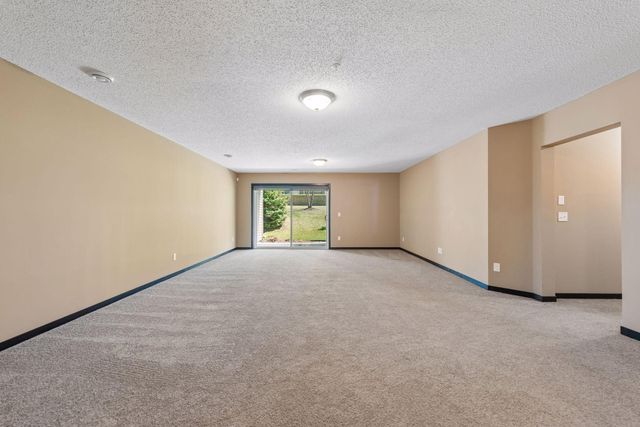 8652 Lake Riley Drive, Chanhassen, MN 55317
