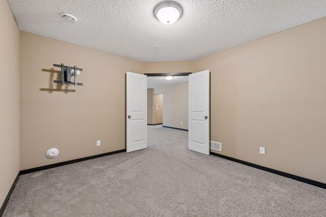 8652 Lake Riley Drive, Chanhassen, MN 55317