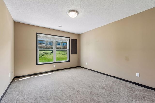 8652 Lake Riley Drive, Chanhassen, MN 55317