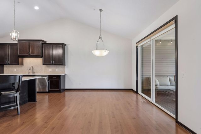 8652 Lake Riley Drive, Chanhassen, MN 55317