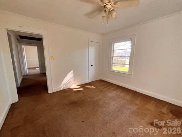 704 Mcadenville Road, Lowell, NC 28098