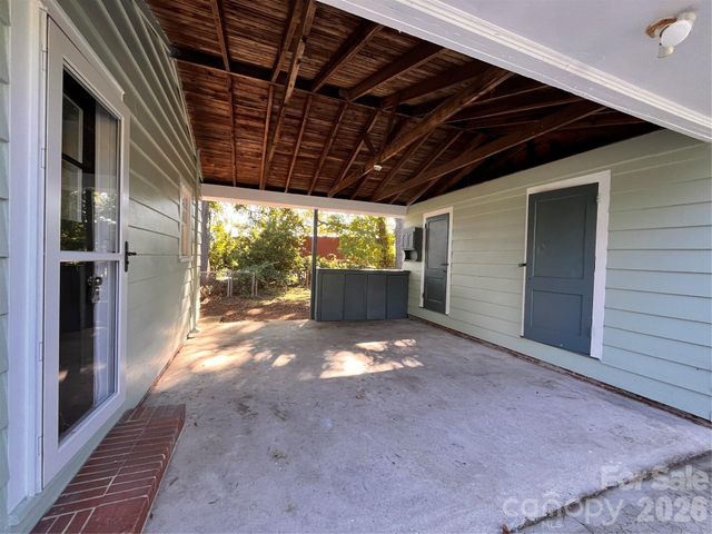 704 Mcadenville Road, Lowell, NC 28098