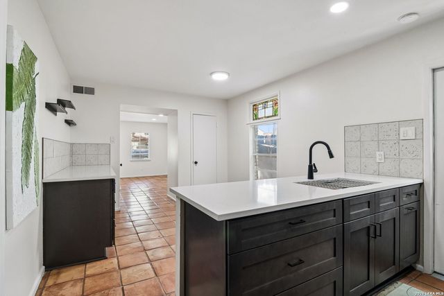 222 W CRAIG PL, San Antonio, TX 78212