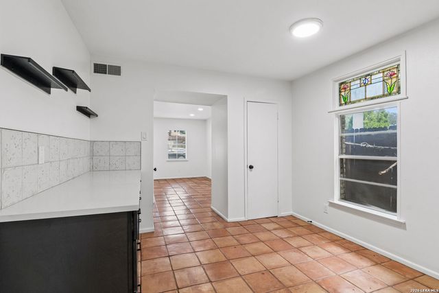 222 W CRAIG PL, San Antonio, TX 78212