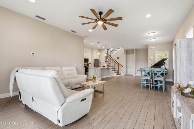 385 RUM RUNNER Way, St. Johns, FL 32259