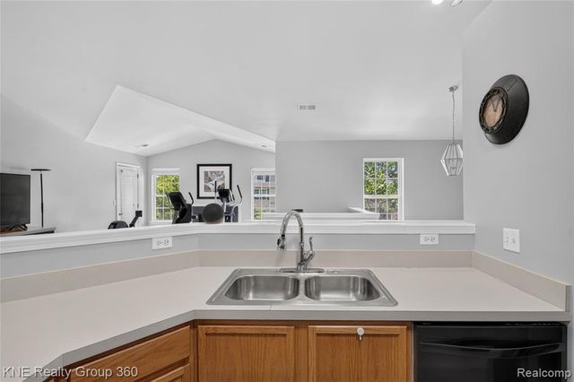 4077 Berkeley Ave, Canton, MI 48188