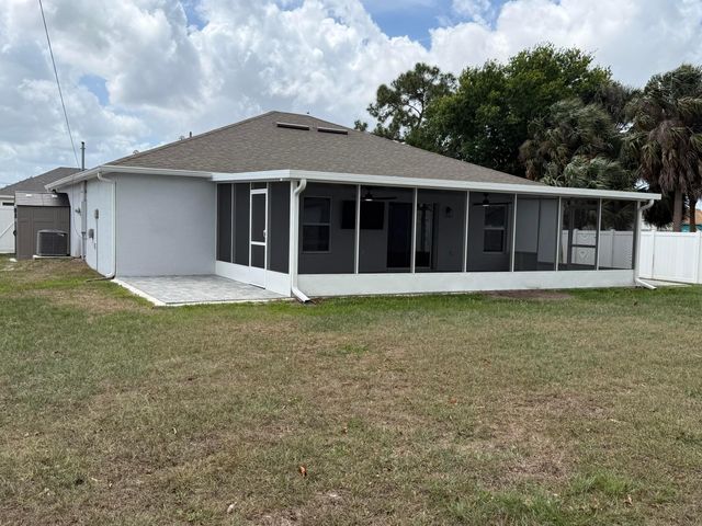 949 SW Fisherman Avenue, Port St. Lucie, Port St Lucie, FL 34953