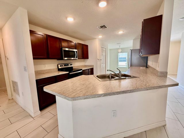 949 SW Fisherman Avenue, Port St. Lucie, Port St Lucie, FL 34953