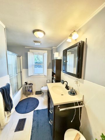 8 Fox Point, Boston, MA 02125