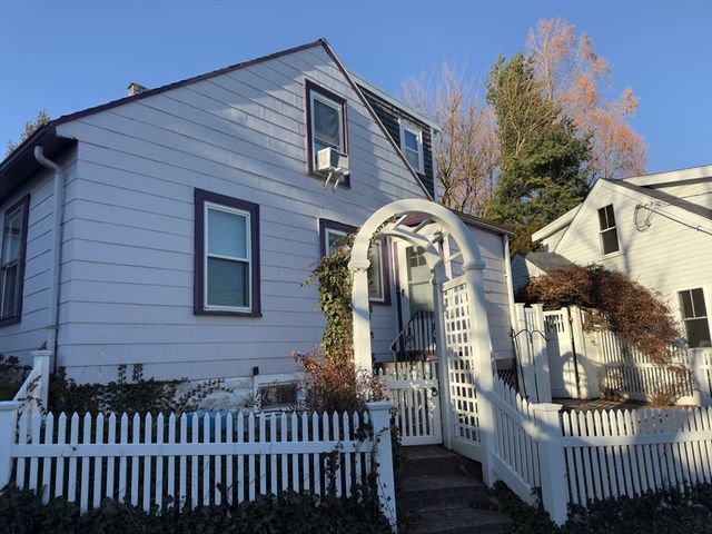 8 Fox Point, Boston, MA 02125