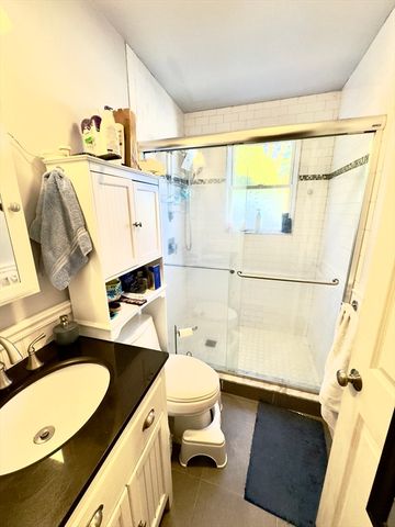 8 Fox Point, Boston, MA 02125