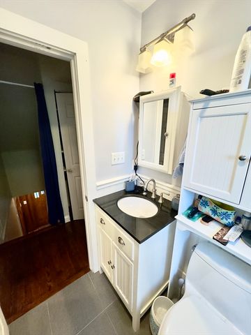 8 Fox Point, Boston, MA 02125