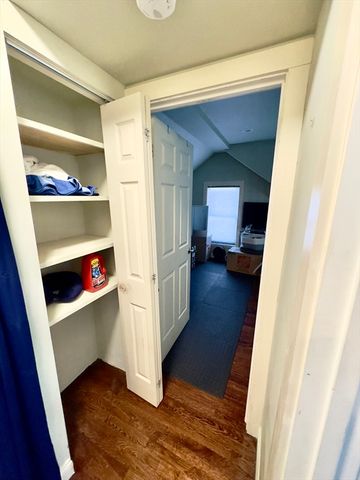 8 Fox Point, Boston, MA 02125