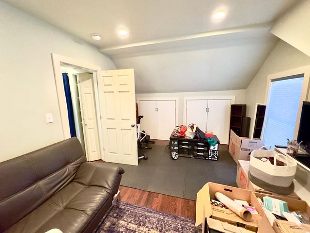 8 Fox Point, Boston, MA 02125