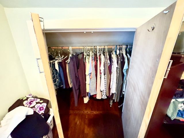 8 Fox Point, Boston, MA 02125