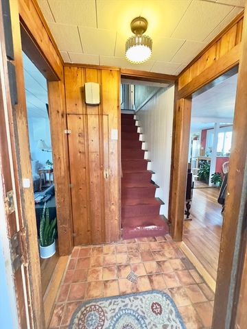 8 Fox Point, Boston, MA 02125