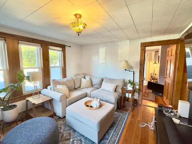 8 Fox Point, Boston, MA 02125