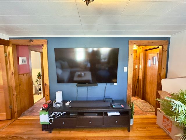 8 Fox Point, Boston, MA 02125