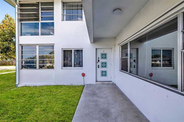 1400 S 19th Ave 1, Hollywood, FL 33020