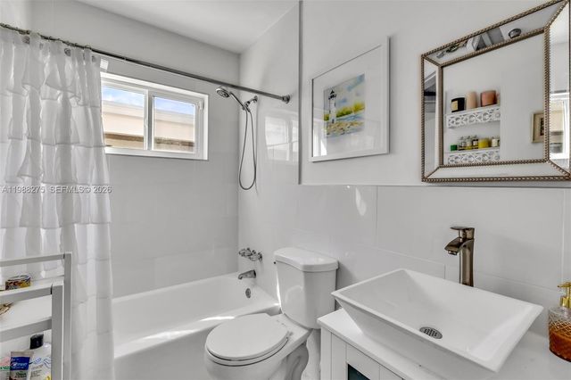 1400 S 19th Ave 1, Hollywood, FL 33020