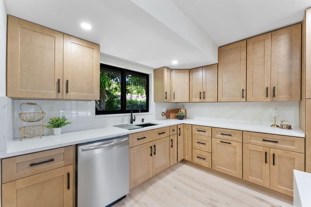 1820 17th Court N, Lake Worth Beach, FL 33460