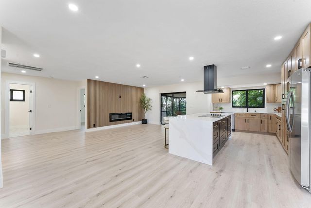 1820 17th Court N, Lake Worth Beach, FL 33460