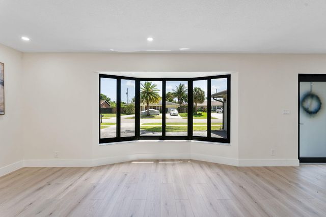 1820 17th Court N, Lake Worth Beach, FL 33460