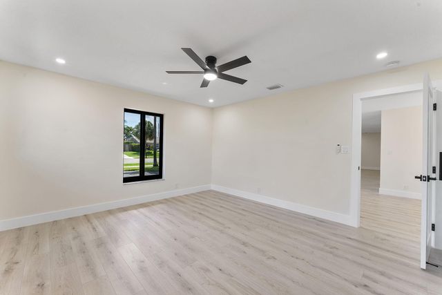 1820 17th Court N, Lake Worth Beach, FL 33460