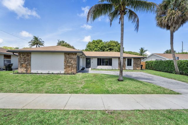 1820 17th Court N, Lake Worth Beach, FL 33460