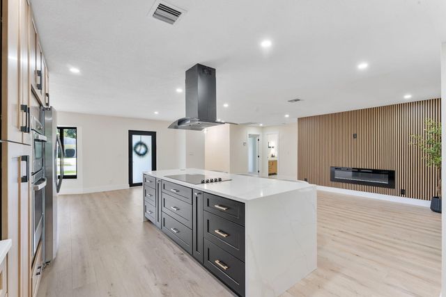 1820 17th Court N, Lake Worth Beach, FL 33460