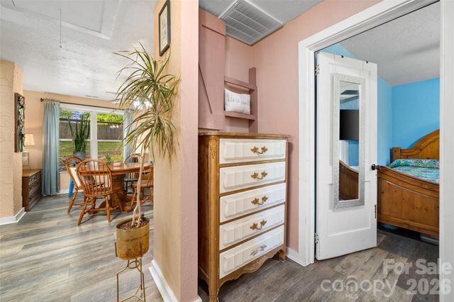 28 Cathys Cove Road, Hendersonville, NC 28792