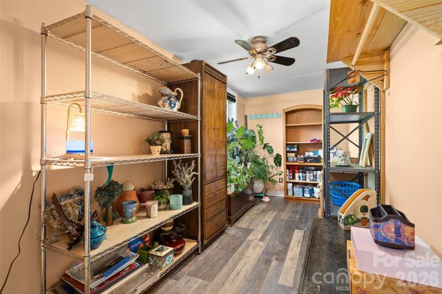 28 Cathys Cove Road, Hendersonville, NC 28792